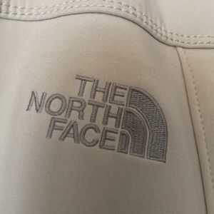North face insulated jacket all weather extra small, cream color
